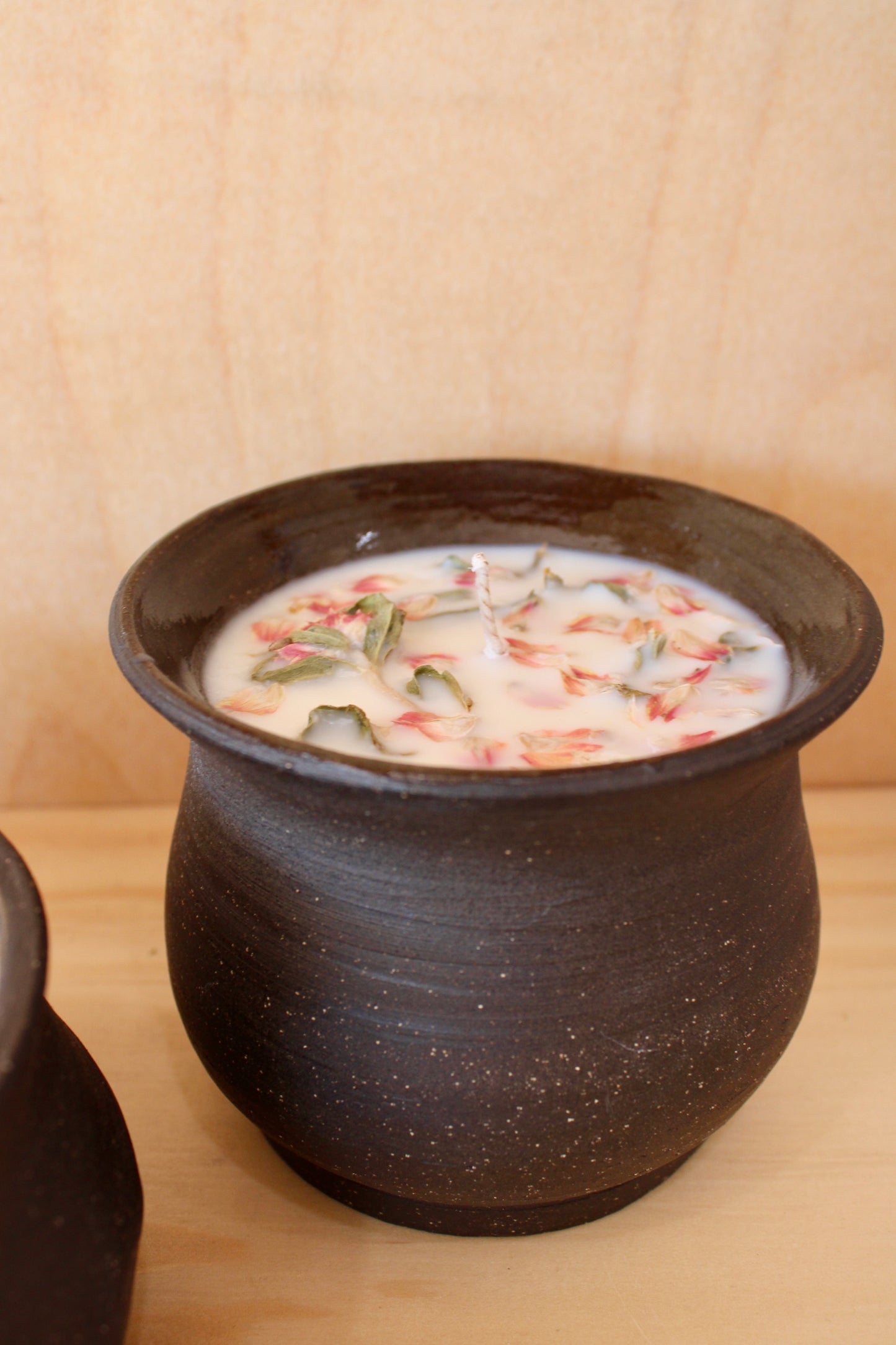 Handmade Ceramic Cedarwood Vanilla Candle