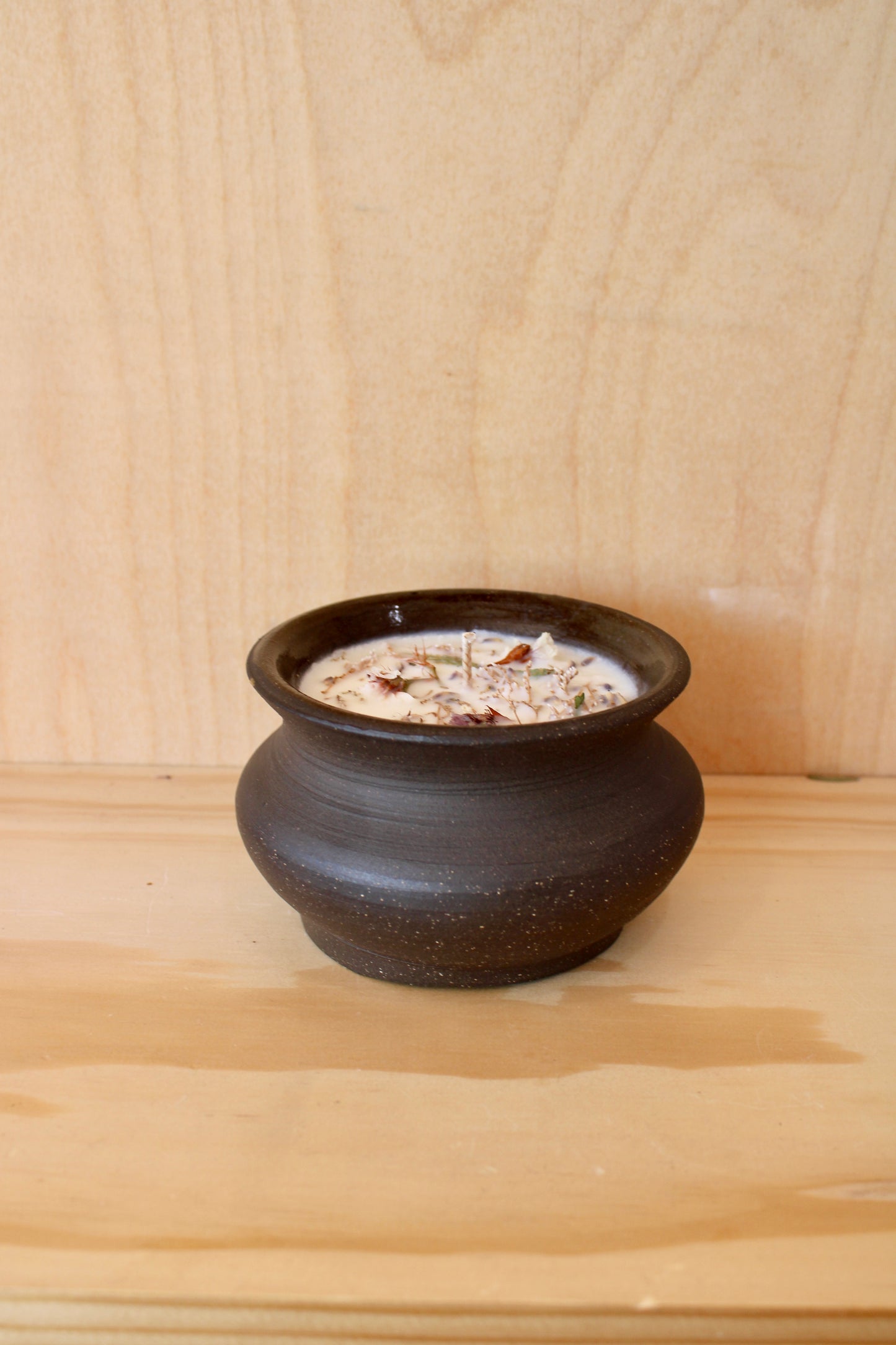 Handmade Ceramic Cedarwood Vanilla Candle