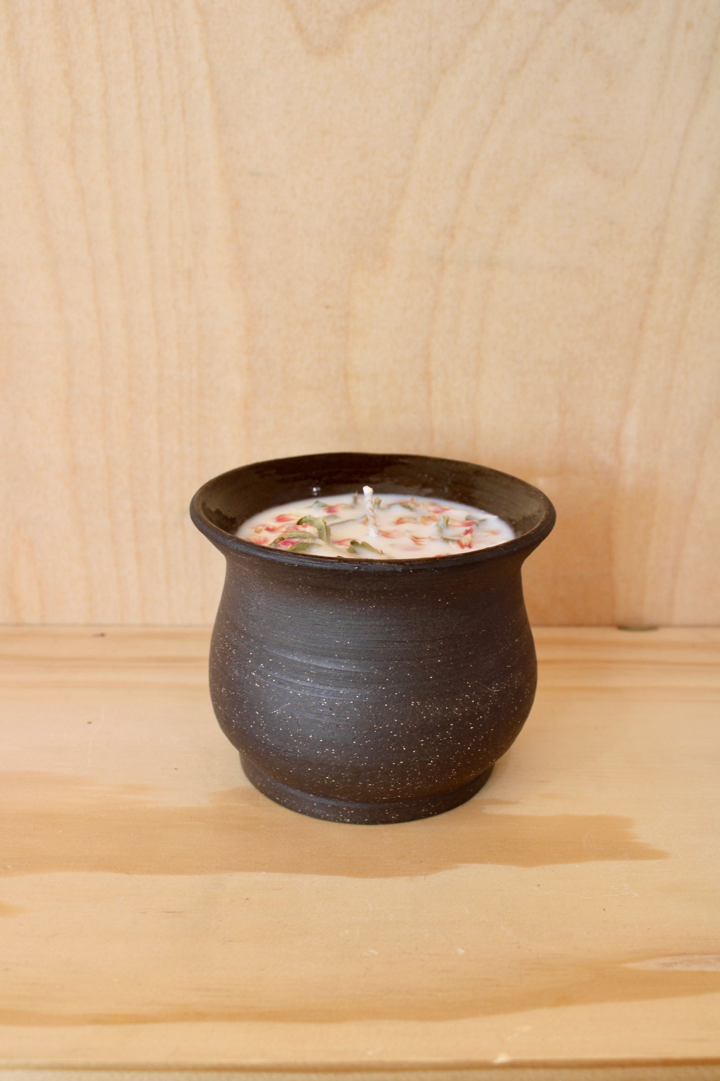Handmade Ceramic Cedarwood Vanilla Candle