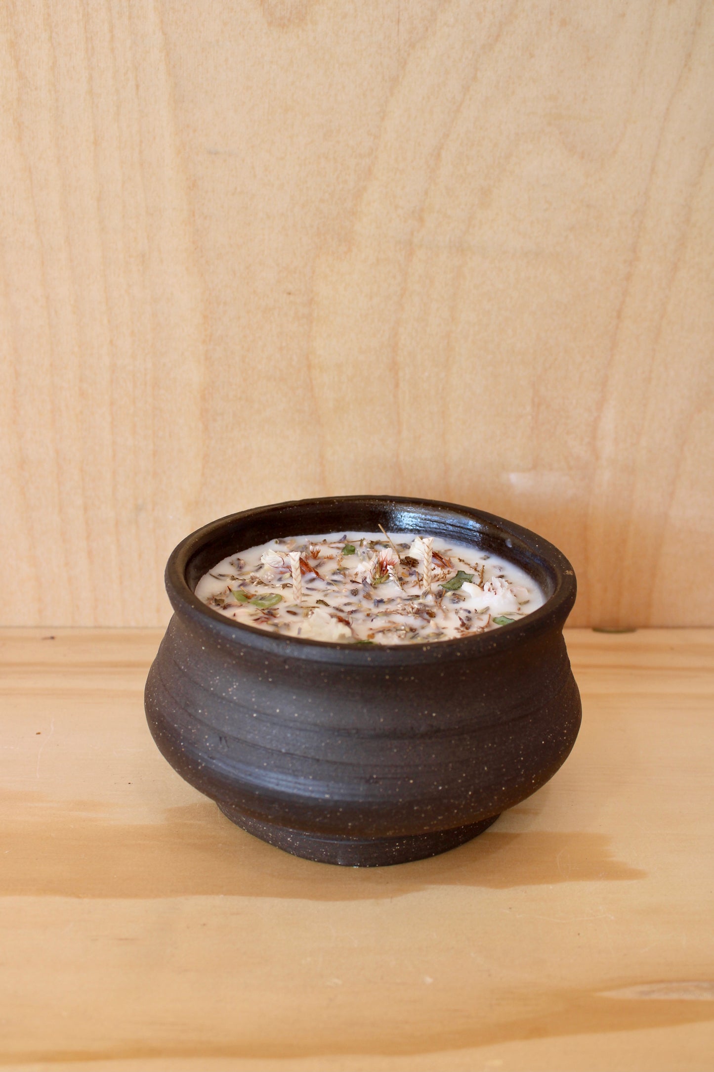 Handmade Ceramic Cedarwood Vanilla Candle
